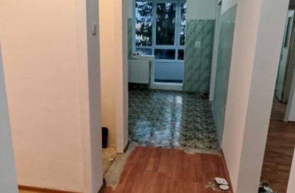 Apartament 3 camere, zona Tudor Vladimirescu pret 114.000 euro