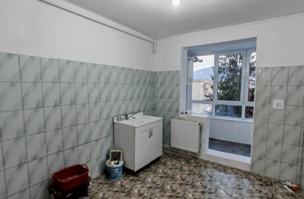 Apartament 3 camere, zona Tudor Vladimirescu pret 114.000 euro