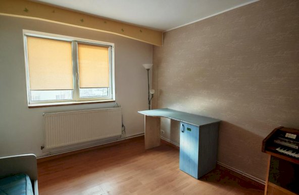 Apartament 2 camere Noua etaj intermediar,spatios,mobilat si utilat.