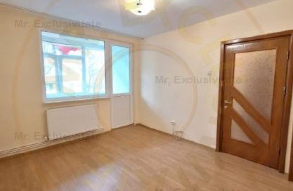 Apartament 3 camere decomandat Pitesti-Trivale, Etaj 2