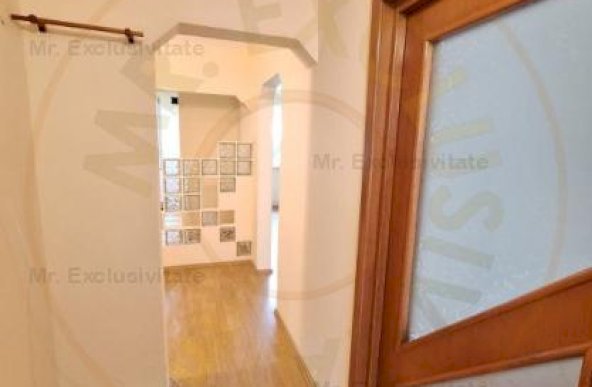 Apartament 3 camere decomandat Pitesti-Trivale, Etaj 2