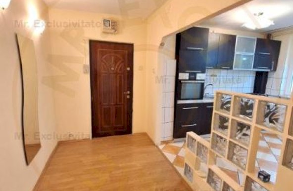 Apartament 3 camere decomandat Pitesti-Trivale, Etaj 2