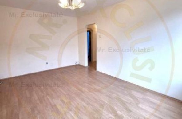 Apartament 3 camere decomandat Pitesti-Trivale, Etaj 2