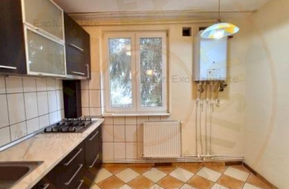 Apartament 3 camere decomandat Pitesti-Trivale, Etaj 2!