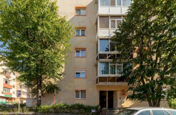 APARTAMENT 3 CAMERE -DECOMANDAT + LOC DE PARCARE - PITEȘTI