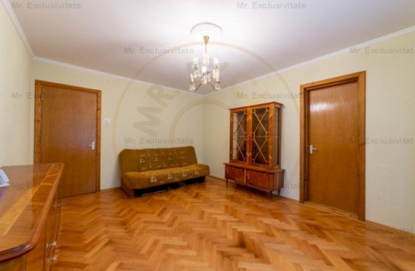 0% Comision Apartament 3 camere etaj 1-Pitesti Liceu A.Odobescu!