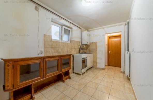 0% Comision Apartament 3 camere etaj 1-Pitesti Liceu A.Odobescu!