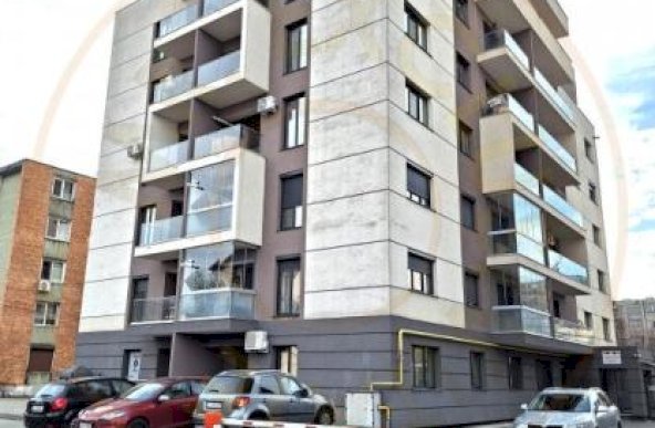 De Inchiriat Penthouse unicat in Pitesti-Parcare Subterană