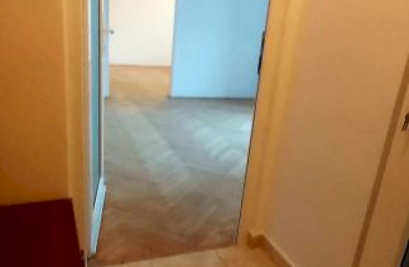 Apartament 2 camere nemobilat, zona Mihail Kogalniceanu