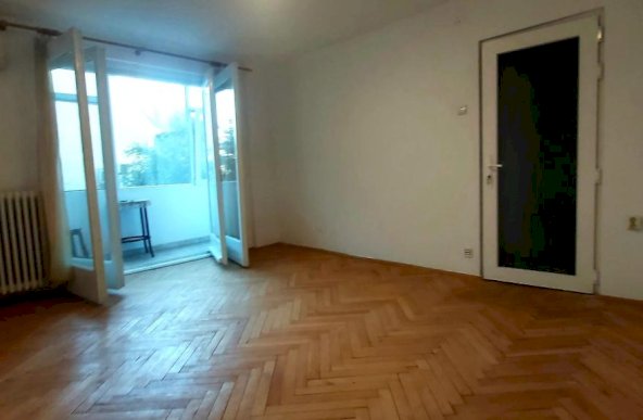 Apartament 2 camere nemobilat, zona Mihail Kogalniceanu