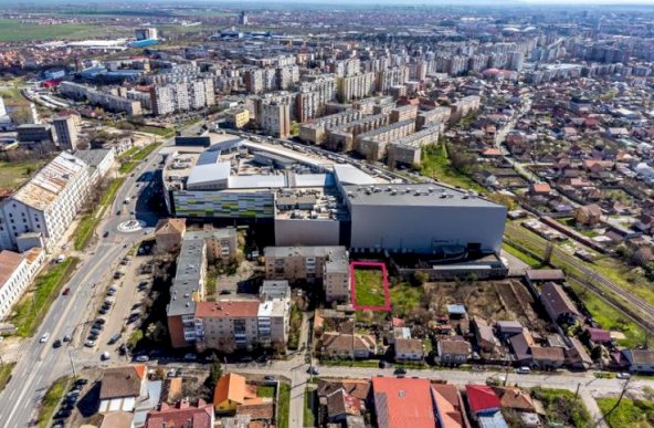 700 mp TEREN INTRAVILAN LÂNGĂ GALERIA MALL