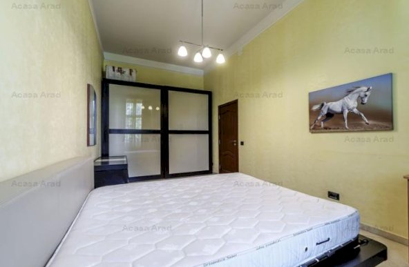 Apartament de vis, b-dul Revolutiei nr 83, Etajul 1.