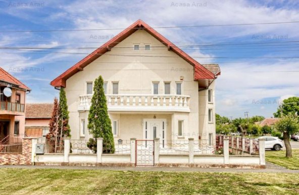 Casă Sânicolaul Mic  cu 6 camere - zona Centrală - Comision 0%