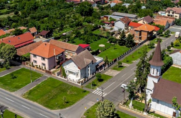 Casă Sânicolaul Mic  cu 6 camere - zona Centrală - Comision 0%