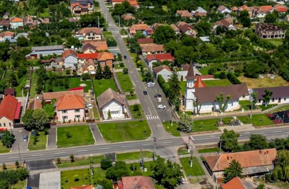 VÂNDUTĂ! Casă Sânicolaul Mic - zona Centrală - Comision 0%