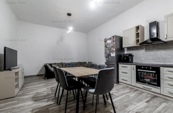 Oportunitate! Apartament spațios 3 camere - în Inima Aradului