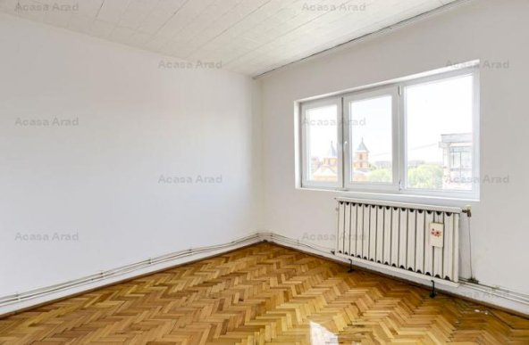 Apartament cu 3 camere decomandat Alfa etaj 4