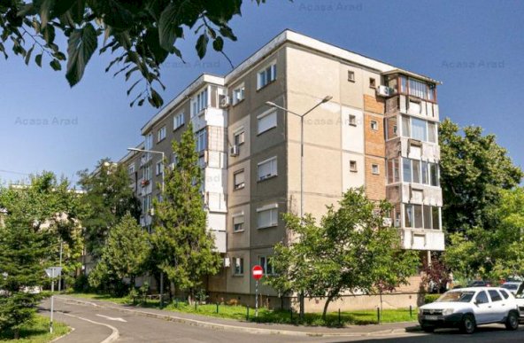 Apartament cu 3 camere decomandat Alfa etaj 4