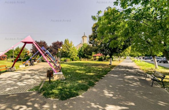 VANDUT Apartament cu 3 camere etaj 2, Micalaca