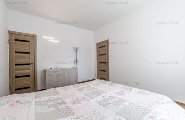 Apartament 2 camere spatios la casa individuala, zona centrala