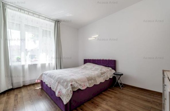 Apartament 2 camere spatios la casa individuala, zona centrala