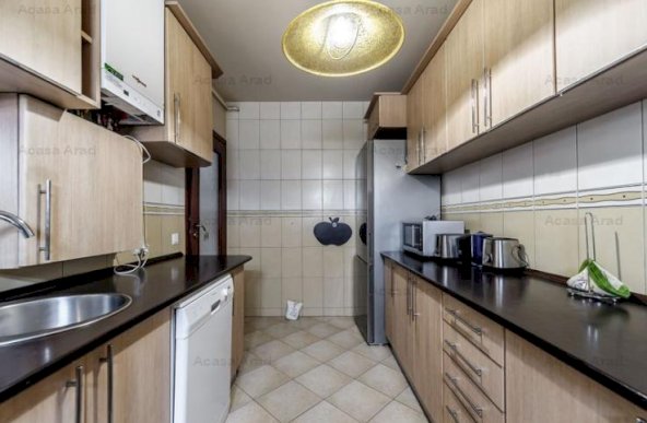 Apartament cu 3 camere zona micălaca - malul mureșului