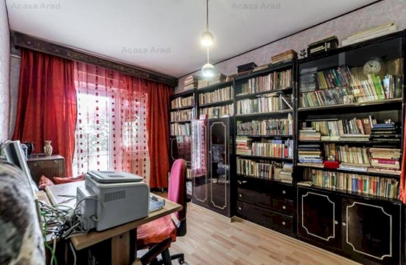 Apartament decomandat 3 camere în Grădiște, accesibil și spațios.