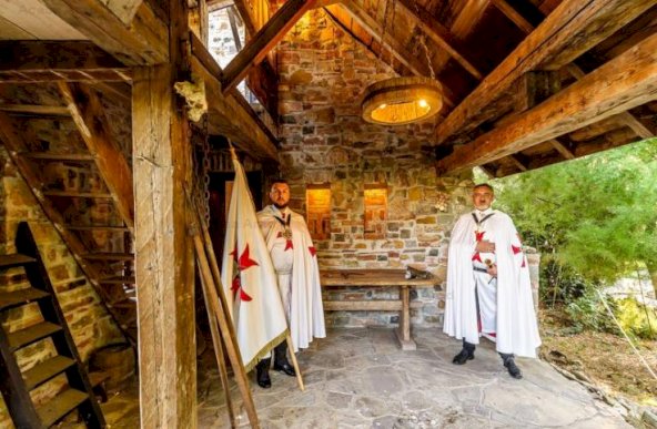 Refugiul Medieval în mijlocul Naturii. Deschide poarta către trecut!