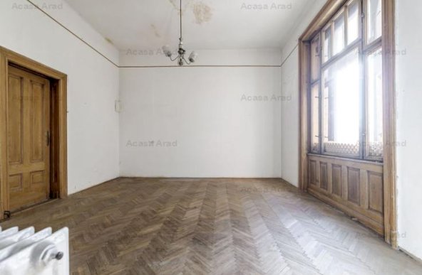 REZERVAT! Apartament cu 4 camere în Palatul Bohuș, Arad