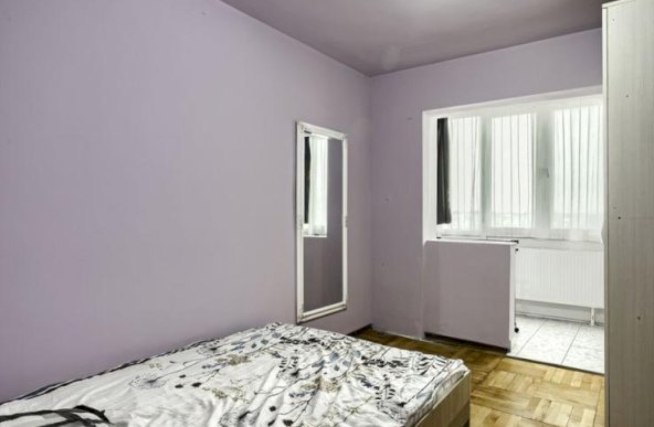 Apartament spatios cu 4 camere strada Fat Frumos