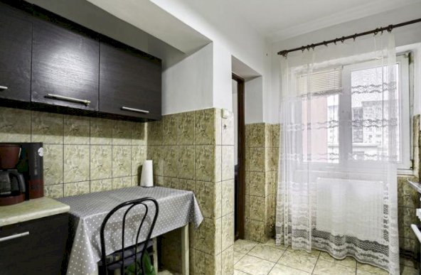 Apartament spatios cu 4 camere strada Fat Frumos