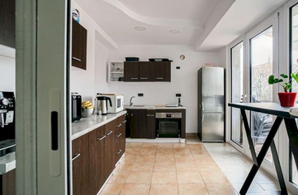 PROPRIETATE VÂNDUTĂ Apartament tip Penthouse în spate la Ziridava