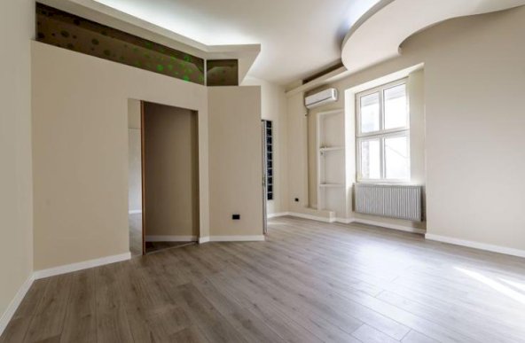 Apartament ultracentral, complet renovat, Strada Eminescu nr. 7