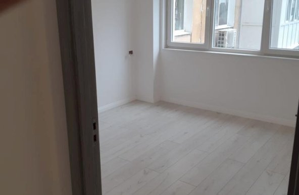 Apartament 3 camere bloc 1978, renovat integral, Romancierilor, Drumul Taberei