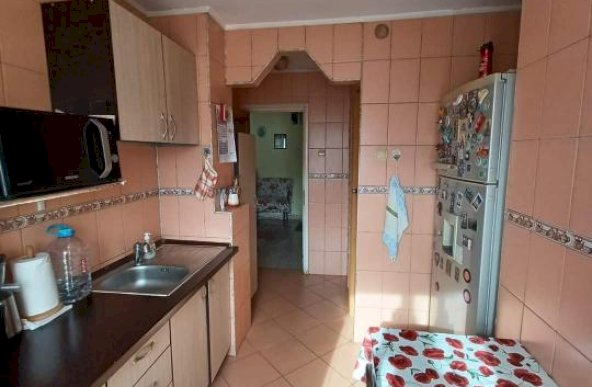 Apartament 4 camere in bloc anvelopat langa metrou Gorjului, Militari