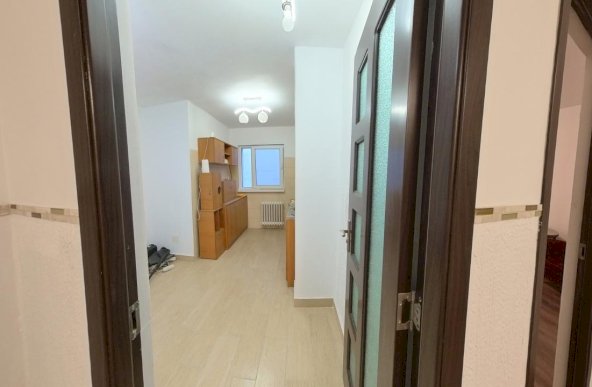 Apartament 4 camere in bloc anvelopat Gorjului, Militari