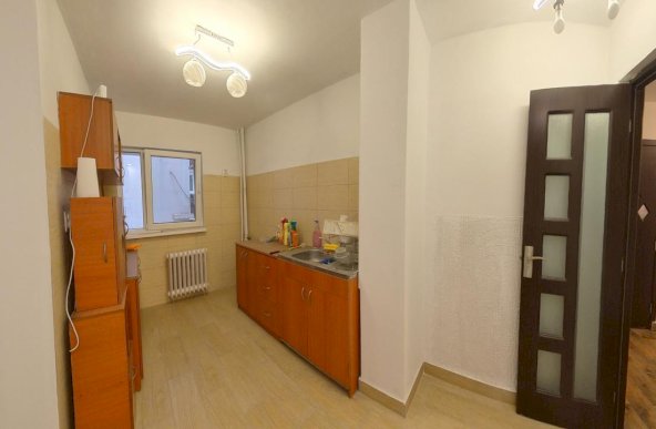 Apartament 4 camere in bloc anvelopat Gorjului, Militari