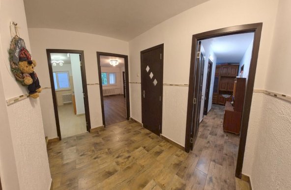 Apartament 4 camere in bloc anvelopat Gorjului, Militari