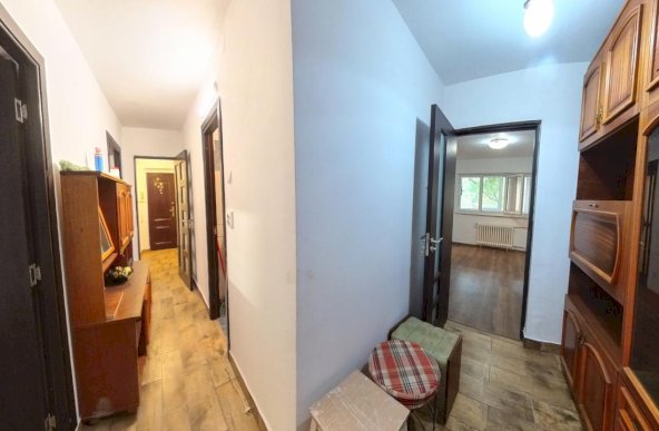 Apartament 4 camere in bloc anvelopat Gorjului, Militari