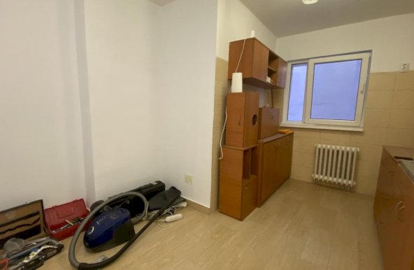 Apartament 4 camere in bloc anvelopat Gorjului, Militari