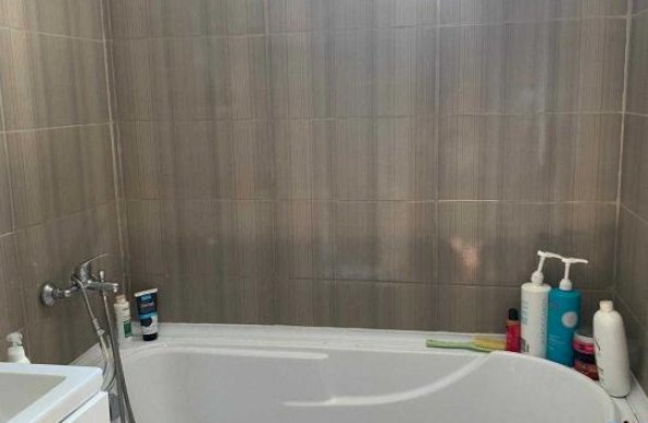 Apartament cu trei camere, in zona Berceni , Al Podul Giurgiului