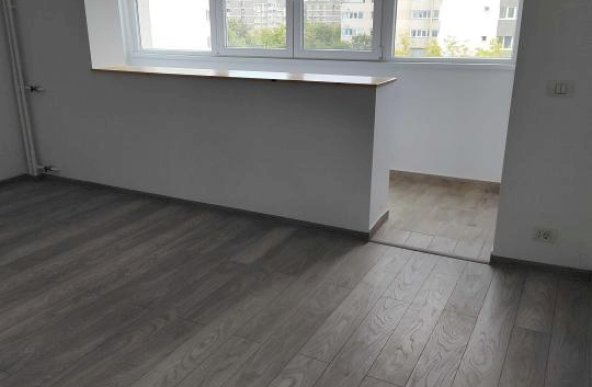 Apartament 3 camere renovat in bloc reabiltiat, Favorit, Drumul Taberei