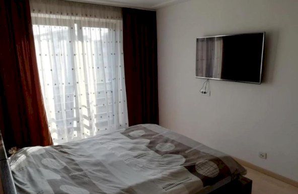 Apartament cu 3 camere, in zona Decebal