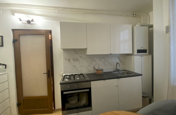 Apartament 2 camere cu centrala proprie in zona Titulescu