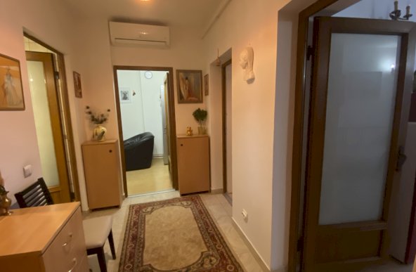 Apartament 2 camere cu centrala proprie in zona Titulescu