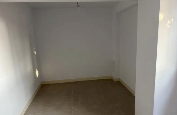 Apartament de Vânzare – 94 mp, Demisol, Zona 1 Decembrie Titan