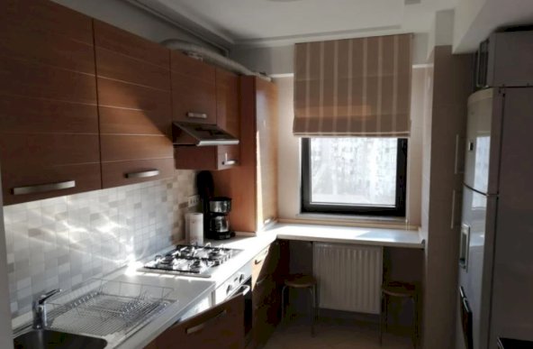 Apartament cu 3 camere, in zona Decebal