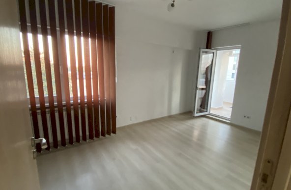 Apartament 4 camere cu centrala proprie in zona Lujerului, Militari