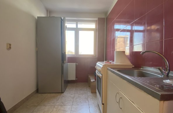 Apartament 3 camere in bloc anvelopat langa metrou Lujerului