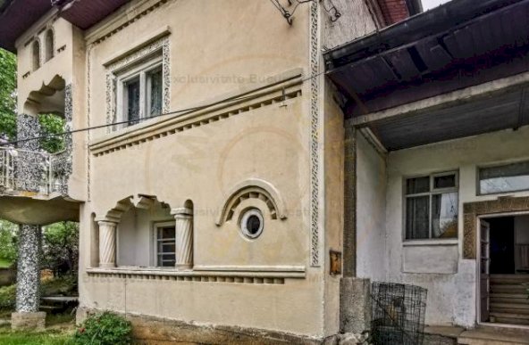 Vila eclectica, cu o curte intima si cocheta de 1550 de mp in Campulung Muscel